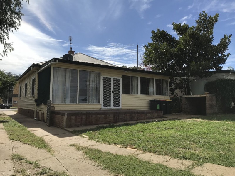 125 Piper Street, Tamworth NSW 2340