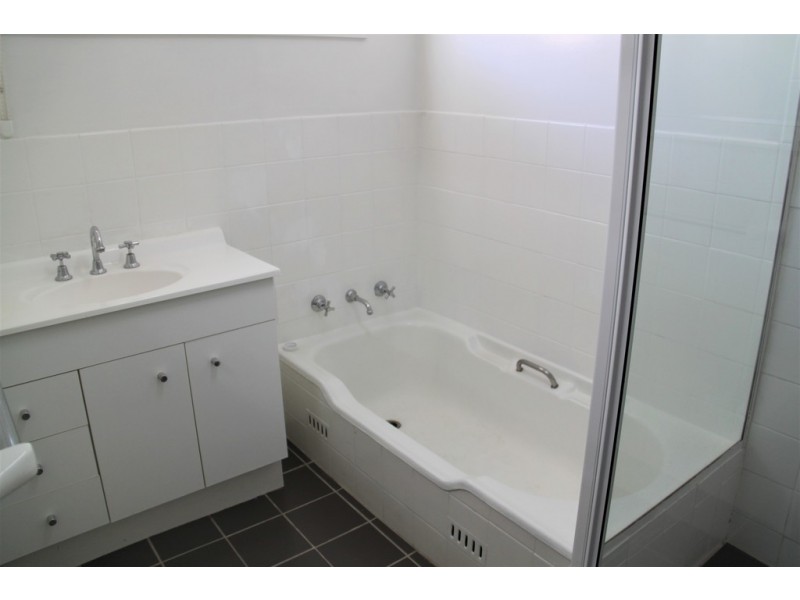 42 Jill Street, Tamworth NSW 2340