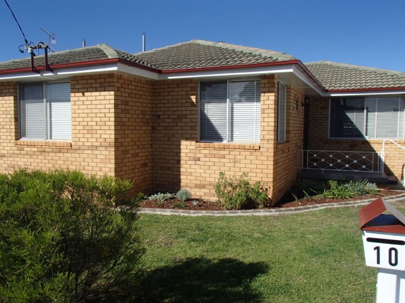 10 Larool Street, Tamworth NSW 2340