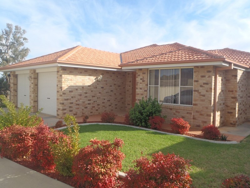 69 Boronia Drive, Tamworth NSW 2340