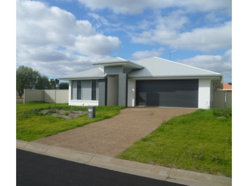 1 Carnegie Place, Westdale NSW 2340