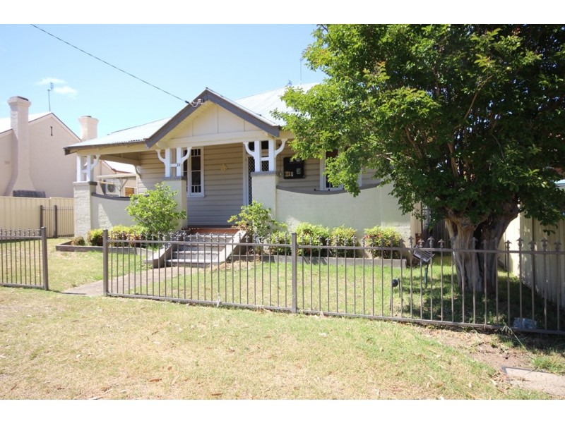 36 Gipps Street, Tamworth NSW 2340