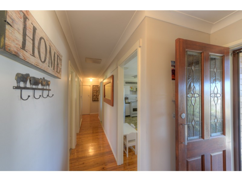 12 Carthage Street, Tamworth NSW 2340