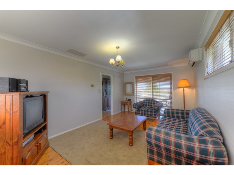 12 Carthage Street, Tamworth NSW 2340