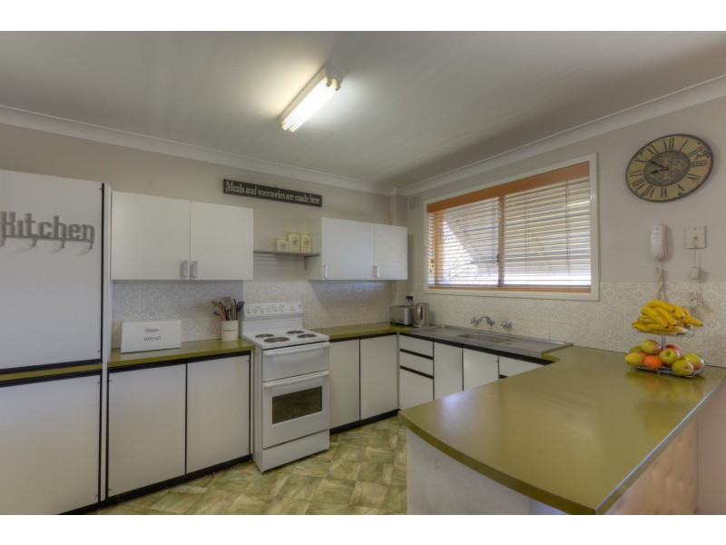 12 Carthage Street, Tamworth NSW 2340