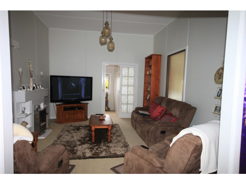 18 Coronation Avenue, Werris Creek NSW 2341