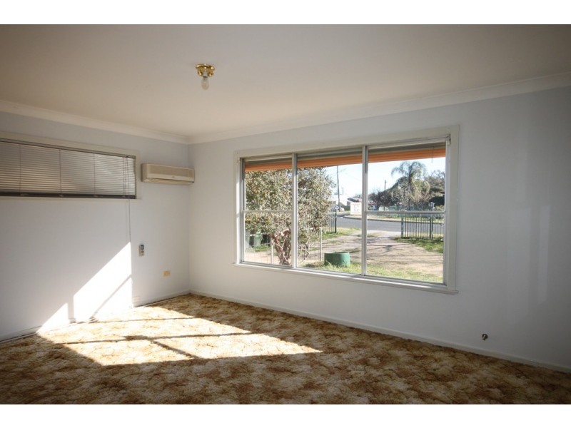 14 Terry Street, Tamworth NSW 2340