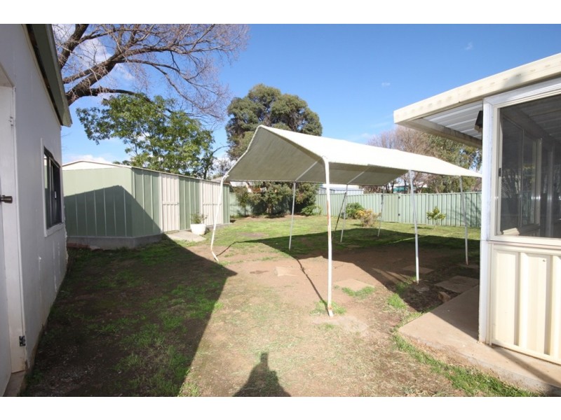 11 Nancy Street, Tamworth NSW 2340