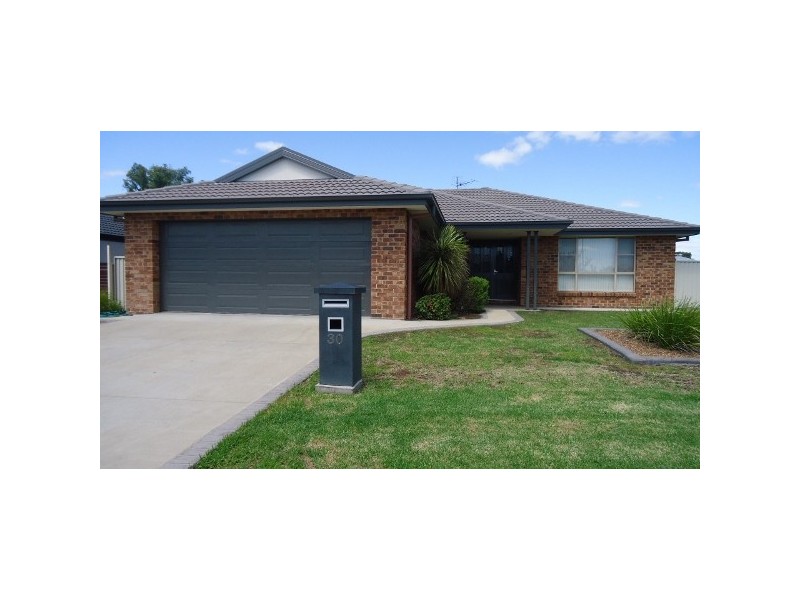 30 Kalinda Close, Tamworth NSW 2340