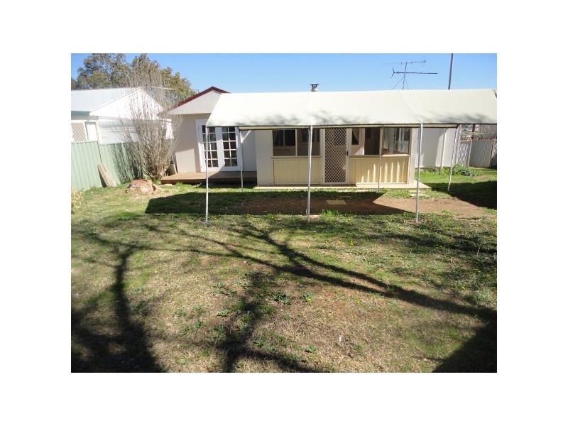 11 Nancy Street, Tamworth NSW 2340