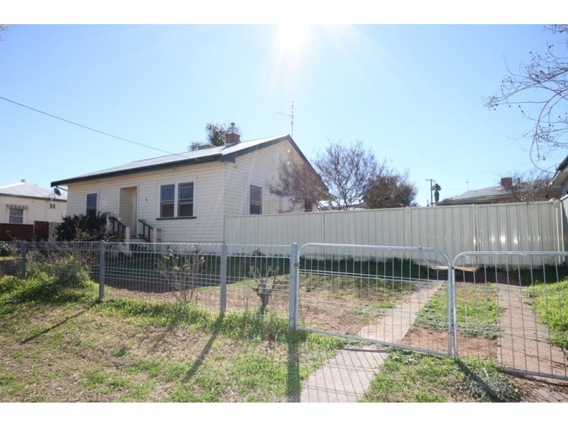 72 Johnston Street, Tamworth NSW 2340