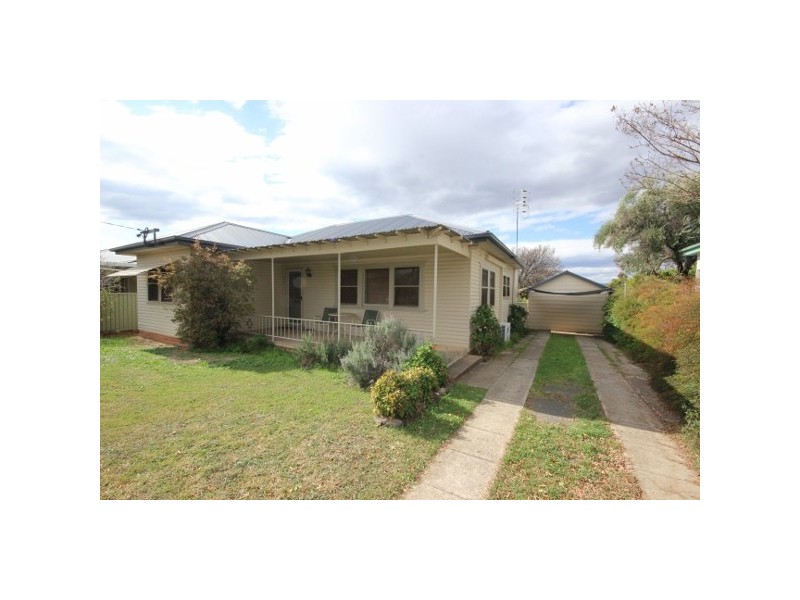 13 Hilton Street, Tamworth NSW 2340