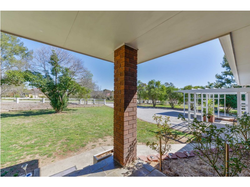 16 Ralfe Road, Tamworth NSW 2340