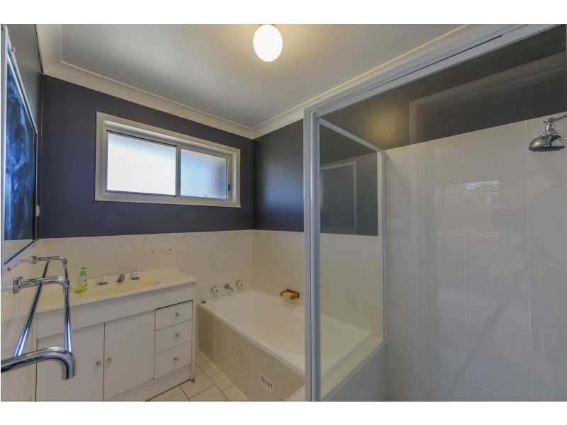 16 Ralfe Road, Tamworth NSW 2340