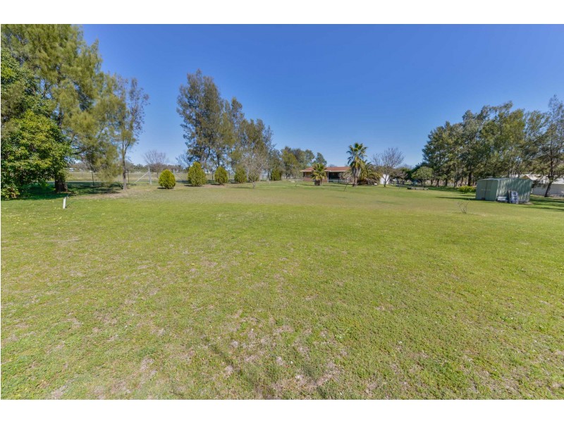16 Ralfe Road, Tamworth NSW 2340