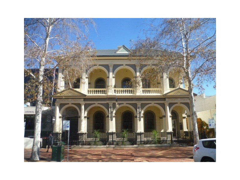 1,5 and 6, 429 Peel Street, Tamworth NSW 2340