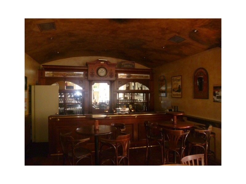 1,5 and 6, 429 Peel Street, Tamworth NSW 2340