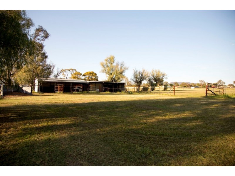 9 Bylong Road, Tamworth NSW 2340