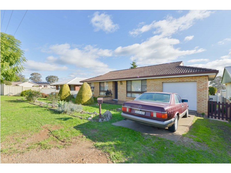 24 Jill Street, Tamworth NSW 2340