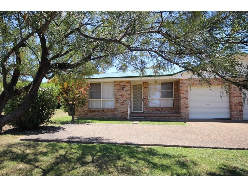 1/12 Curlew Crescent, Tamworth NSW 2340