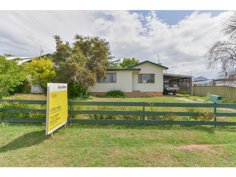 4 Croydon Avenue, Tamworth NSW 2340