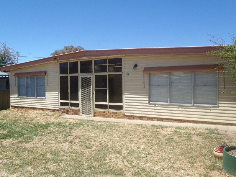 14 Terry Street, Tamworth NSW 2340