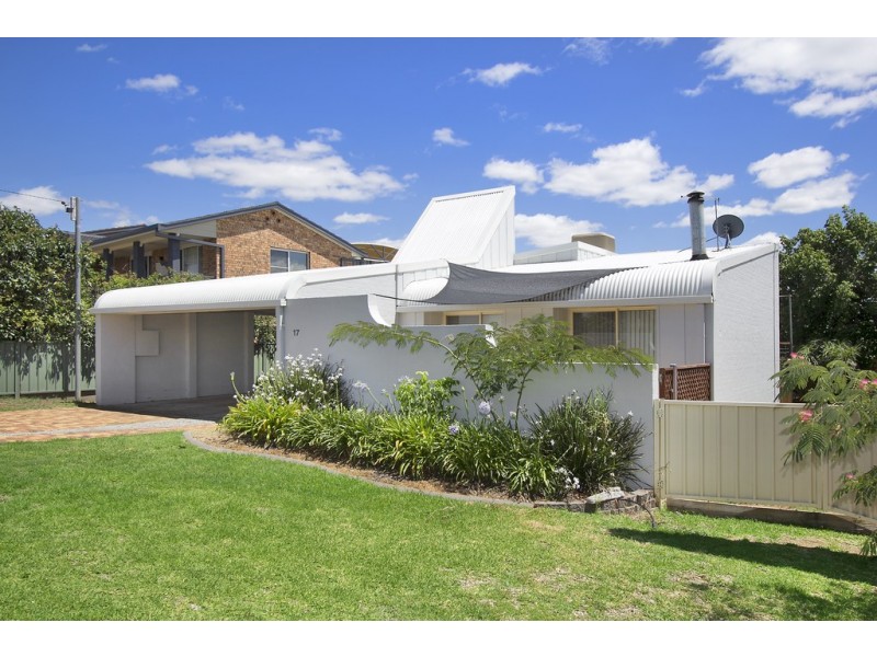 17 Caloola Street, Tamworth NSW 2340
