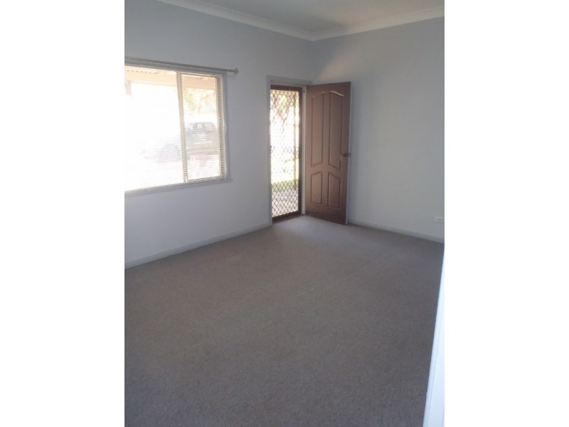 2/55 Manilla Road, Tamworth NSW 2340
