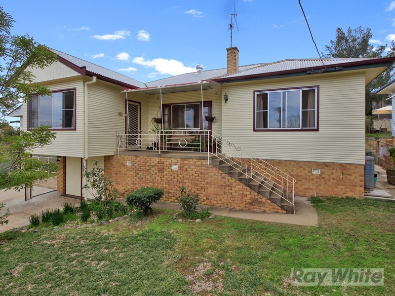94 Johnston Street, Tamworth NSW 2340