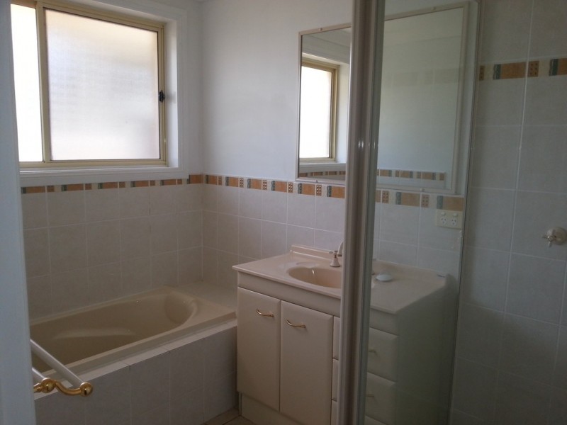 4 Burdekin Place, Tamworth NSW 2340