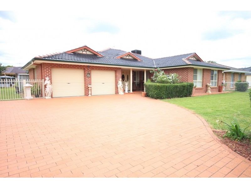65 Greg Norman Drive, Tamworth NSW 2340