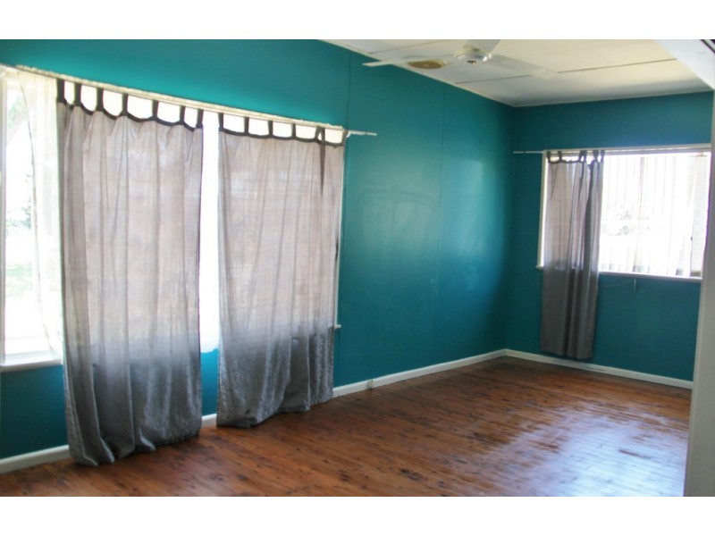 16 Bent Street, Tamworth NSW 2340