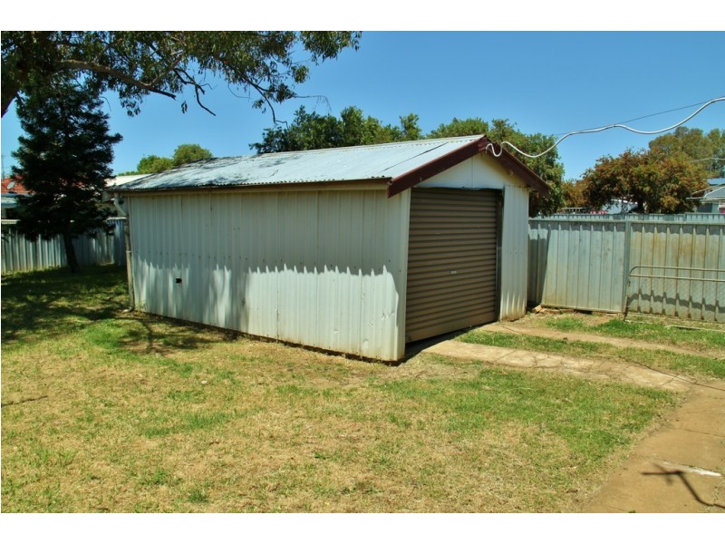 16 Bent Street, Tamworth NSW 2340