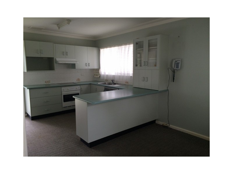 27 Oak Street, Tamworth NSW 2340