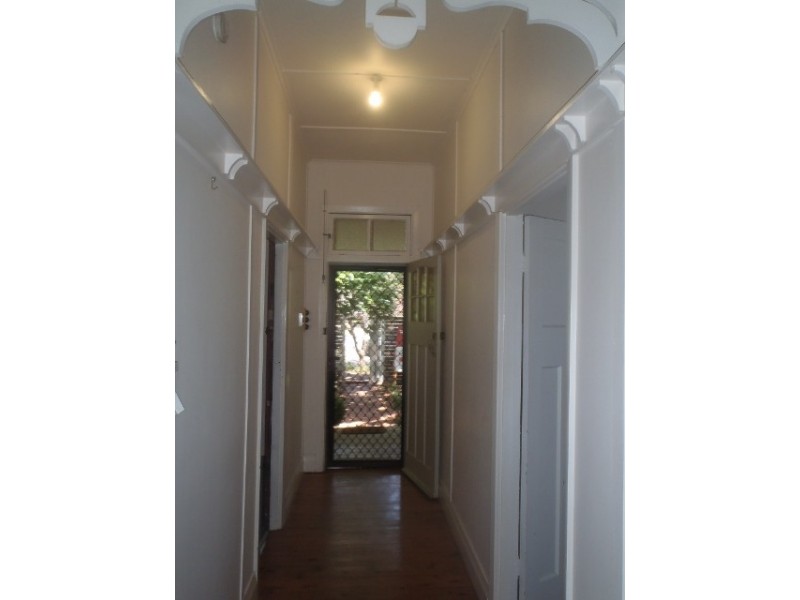 24 White Street, Tamworth NSW 2340