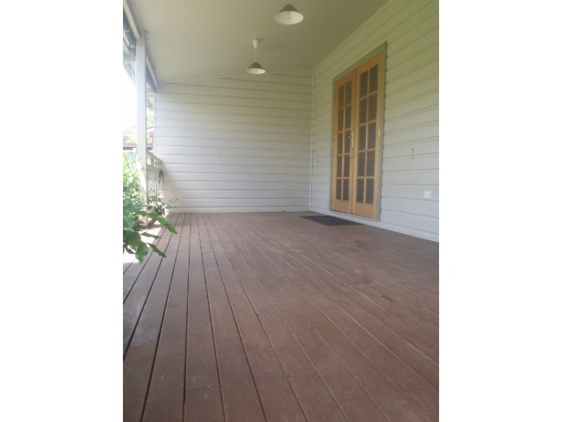 24 White Street, Tamworth NSW 2340