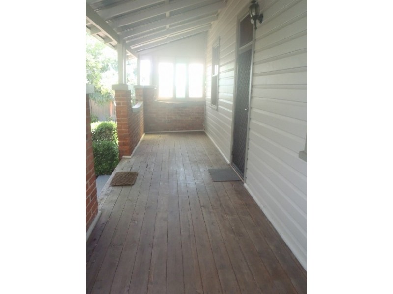 24 White Street, Tamworth NSW 2340