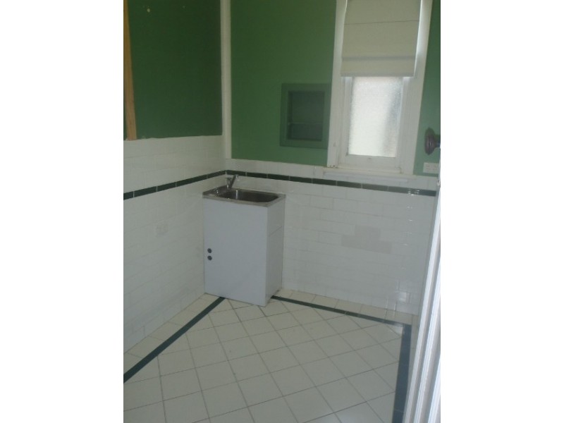 24 White Street, Tamworth NSW 2340