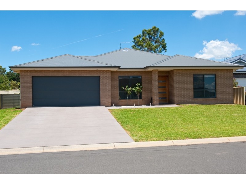 13 Penlee Road, Tamworth NSW 2340