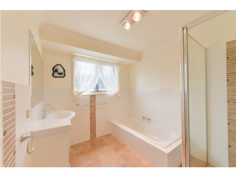 18 Wagonia Drive, Kootingal NSW 2352