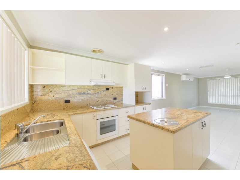 5 Wylie Place, Westdale NSW 2340