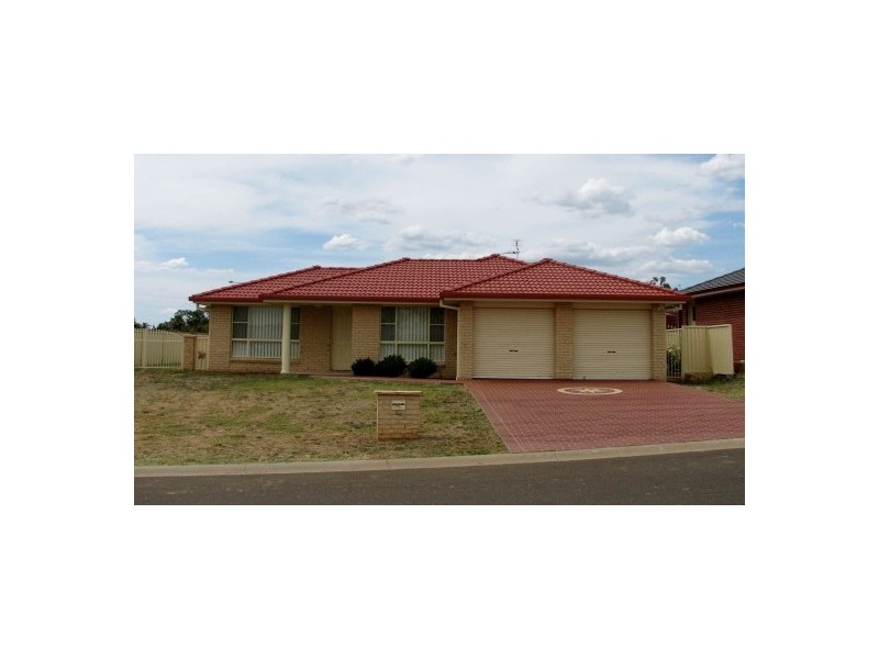 52 Boronia Drive, Tamworth NSW 2340