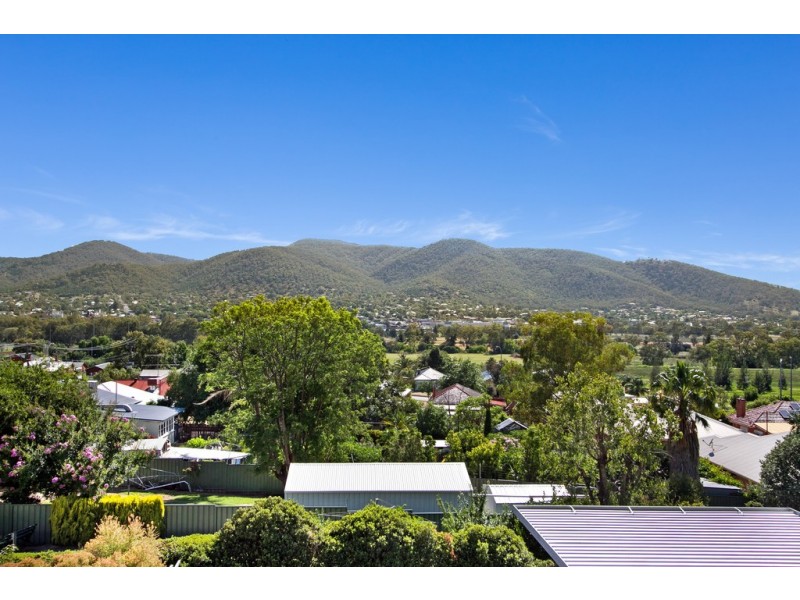 120 Crown Street, Tamworth NSW 2340