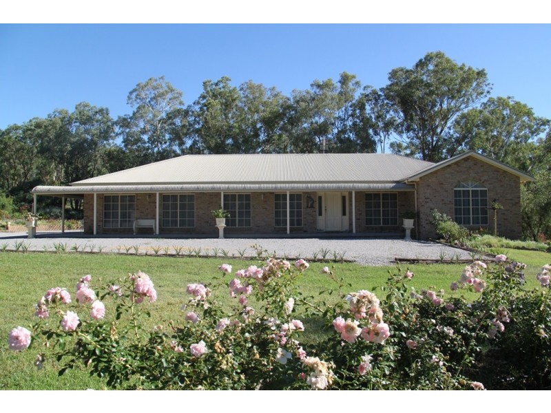 44 Waters Park Drive, Tamworth NSW 2340