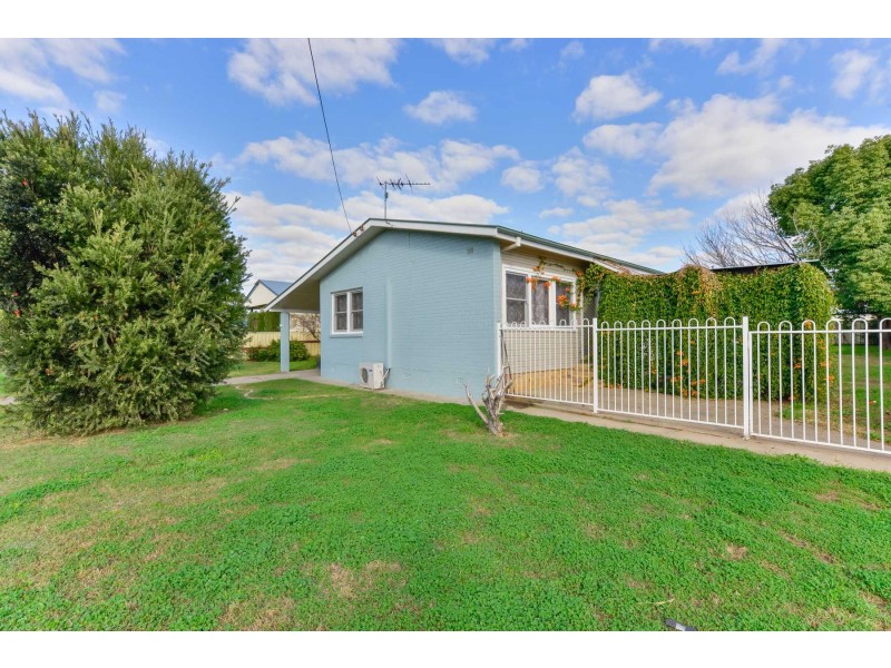 12 Churchill Street, Tamworth NSW 2340