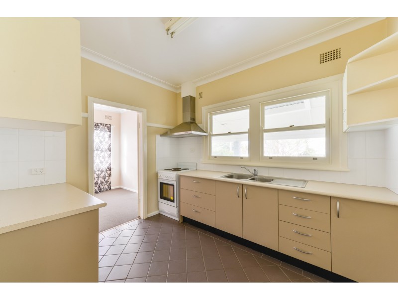 12 Churchill Street, Tamworth NSW 2340