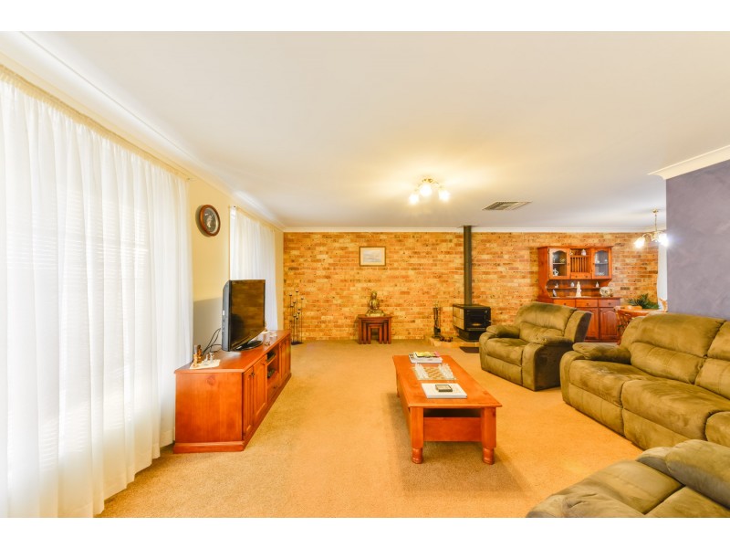 6 Camira Crescent, Tamworth NSW 2340