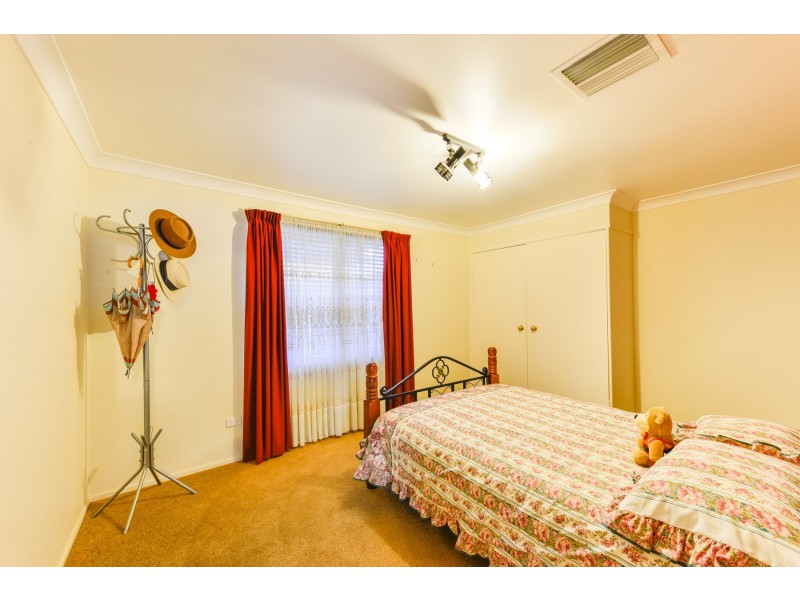 6 Camira Crescent, Tamworth NSW 2340