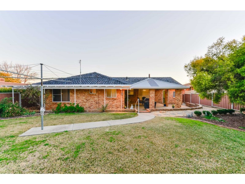 6 Camira Crescent, Tamworth NSW 2340