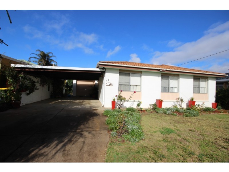 52 Kinarra Street, Tamworth NSW 2340